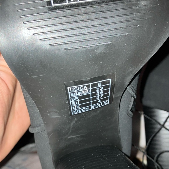 Forever 21 Black Women's Boots - Picture 7 of 8